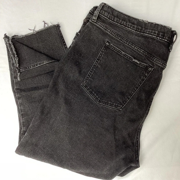 Abercrombie Women’s The Skinny High Rise Ripped Knee Jean in Black in 20S/35 - Picture 7 of 10